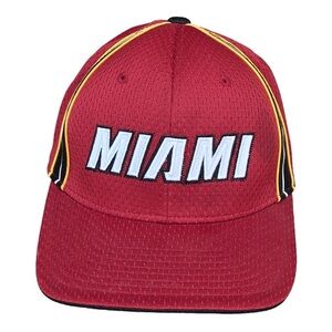 Miami Heat Hat Cap Fitted Mens ‎ Red Reebok NBA Basketball Mens.